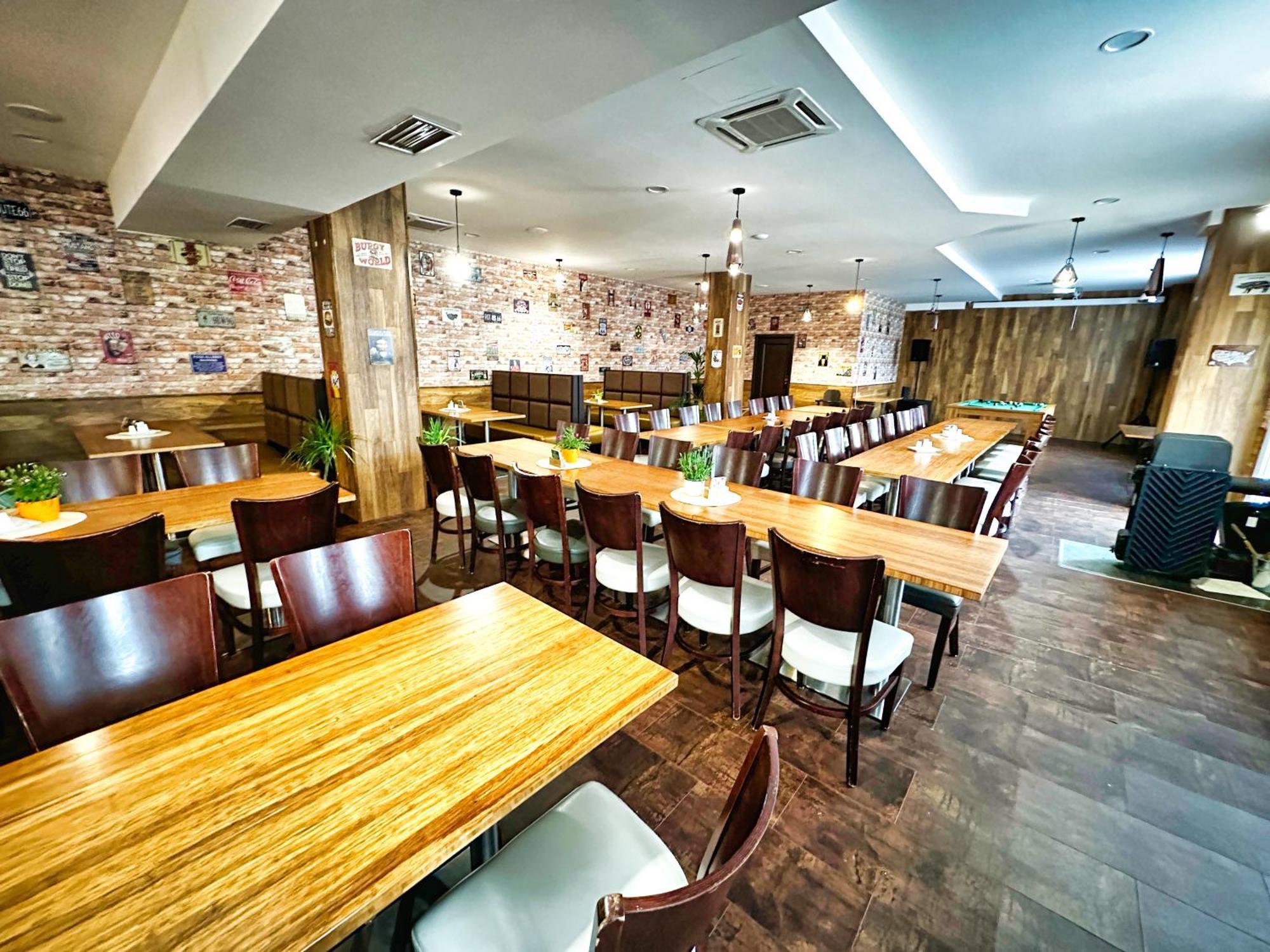 Motel Olympland Трутнов Екстериор снимка